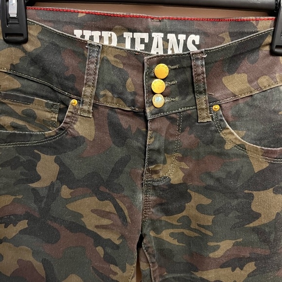 VIP JEANS Women’s Size 4 Camo Pants - Picture 4 of 6